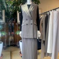 UNTITLED ジレのセット上¥30800 スカート¥20900