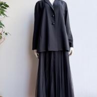 WORLD ジャケット¥36300 スカート¥32780