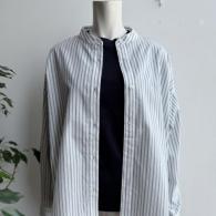 ストライプ　バンドカラーのシャツブラウスポリエステル100%¥7590