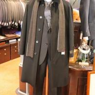 カシミア100％ロングステンカラーコート￥110000　軽くてしなやかな着心地　大人の風格をまとう一着です。