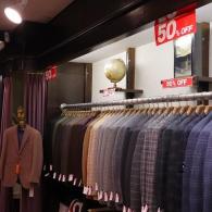 冬の最終売り尽くしセール50％OFFにてご奉仕いたします。春物入れ替えまでのチャンスです。