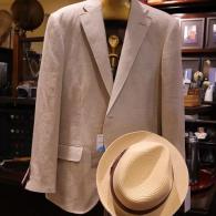 麻100％生地で別注したジャケット￥46200　何と言っても麻の基本は生成り　王道の麻で大人のオシャレを