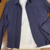 bleu nimesブルゾン¥38500 綿麻のクレープ織はサラリとした羽織り心地　Tシャツ¥8800 パンツ¥9900は共にg stage